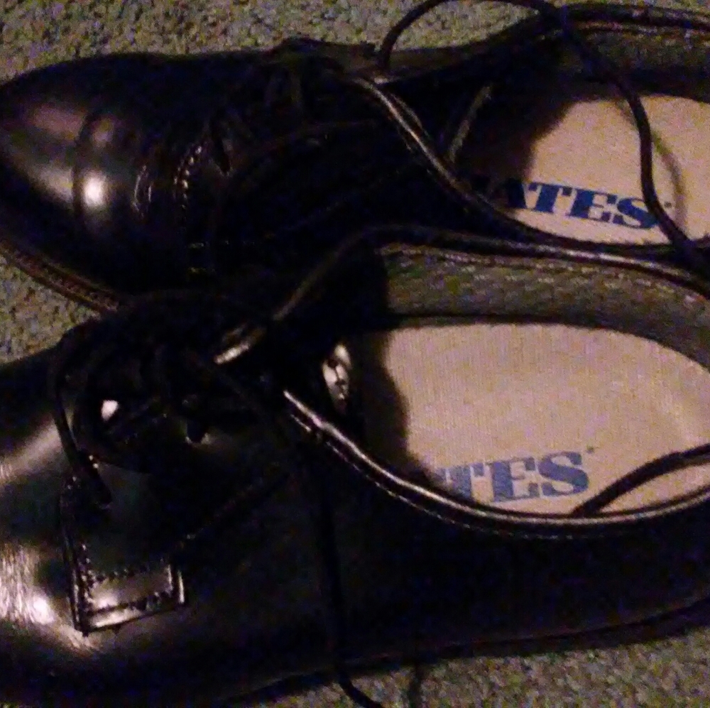 Boys Dress Shoes - Picture 2 of 3